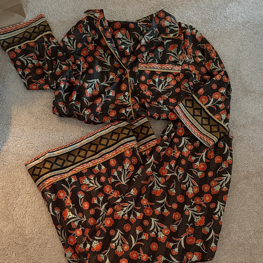 Free people floral pajama set - Black and Orange
